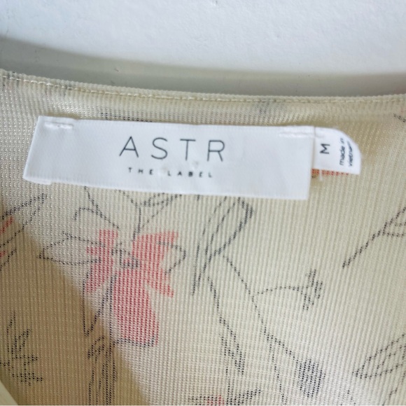 Astr cream orange red black floral ribbed wrap cropped top medium - Picture 5 of 7